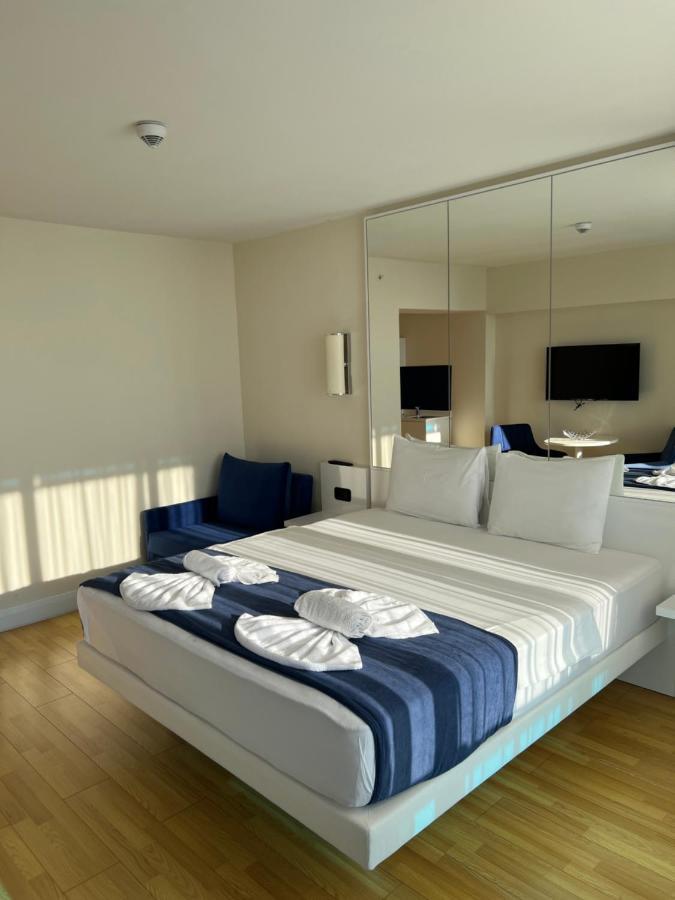 Orbi City Aparthotel Black Sea View Batumi Exteriör bild