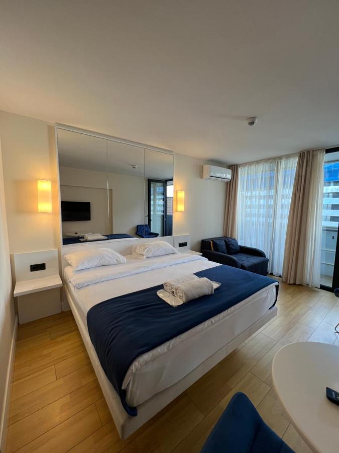 Orbi City Aparthotel Black Sea View Batumi Exteriör bild