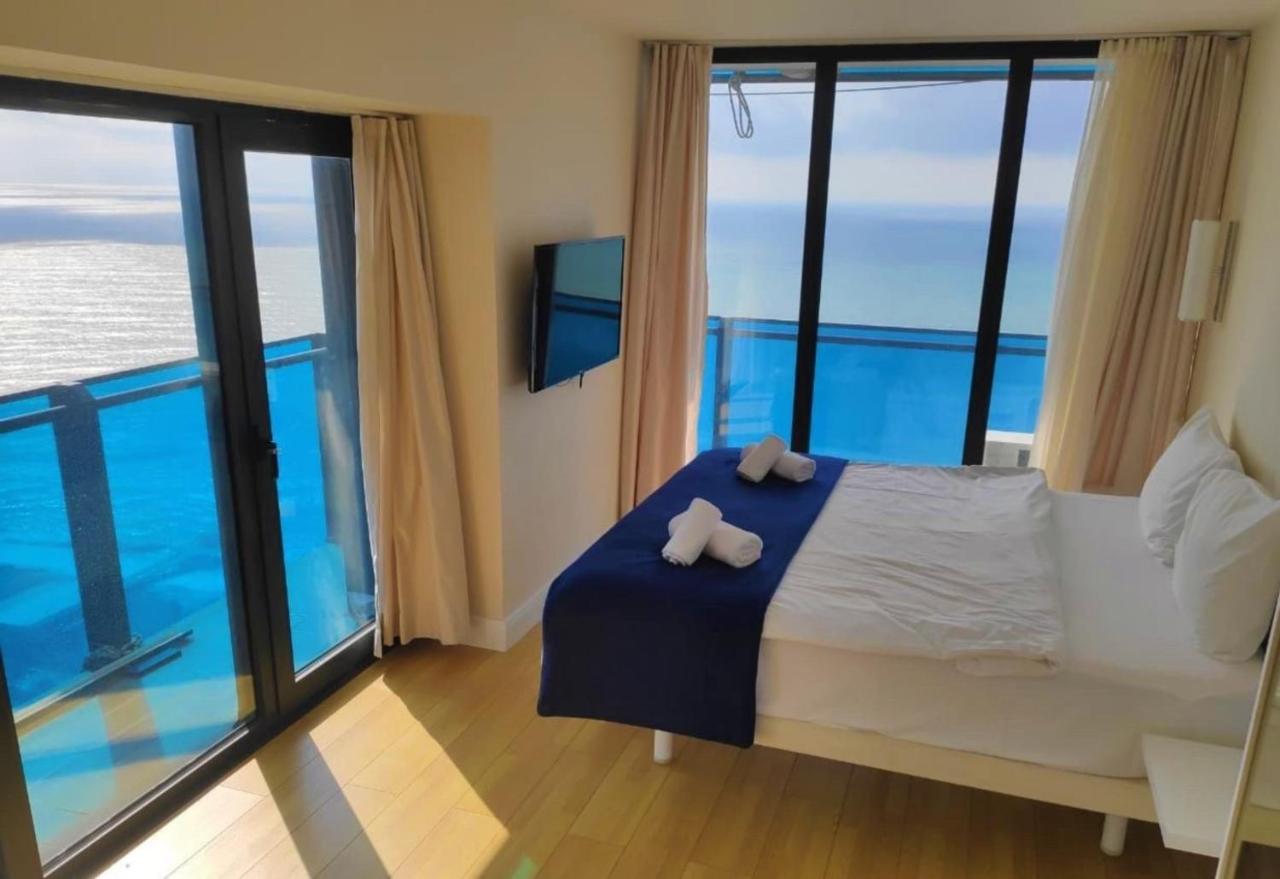 Orbi City Aparthotel Black Sea View Batumi Exteriör bild