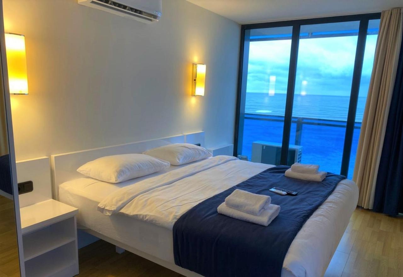 Orbi City Aparthotel Black Sea View Batumi Exteriör bild